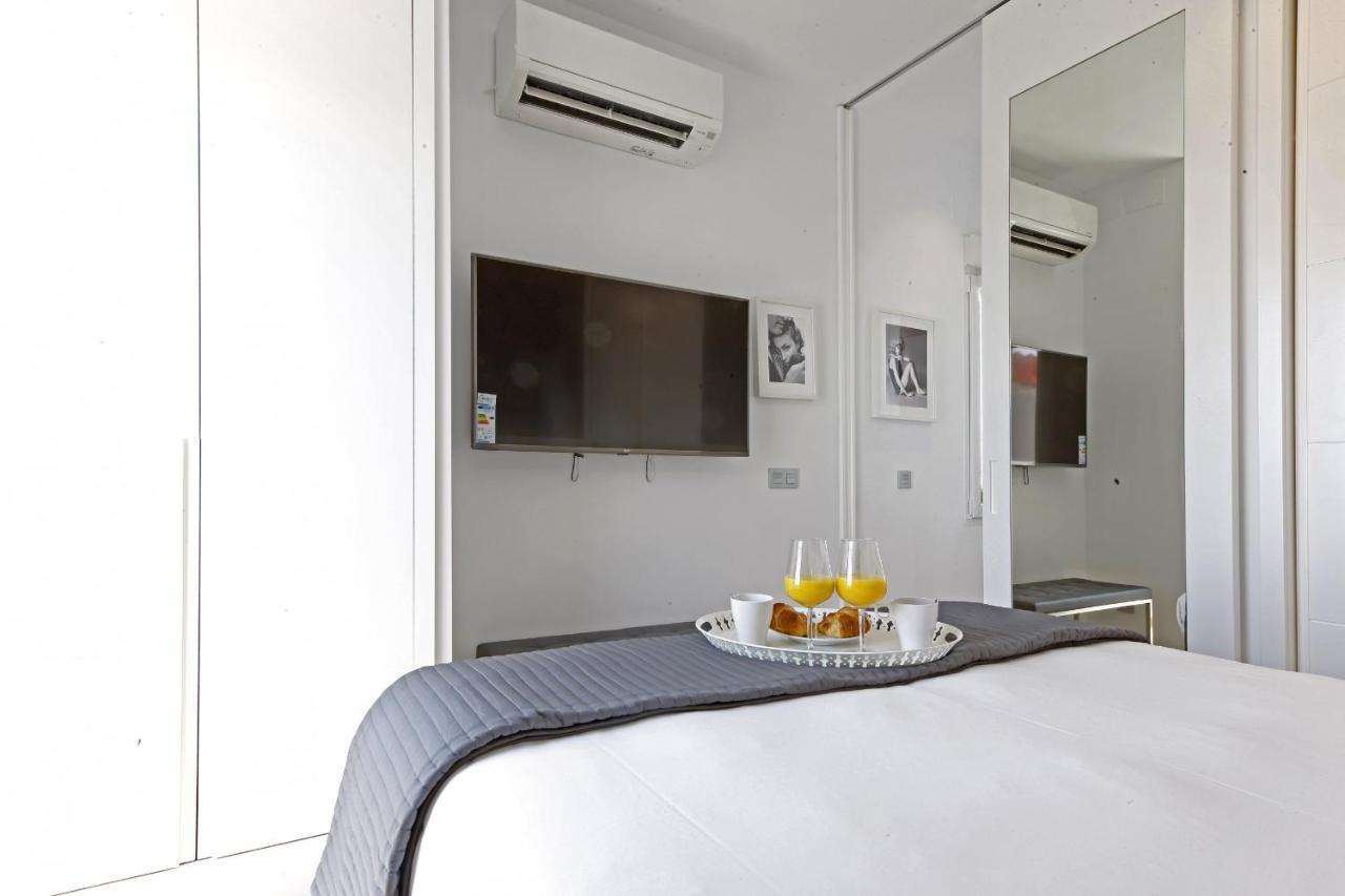 Latina Plaza Apartment Madrid Exterior photo